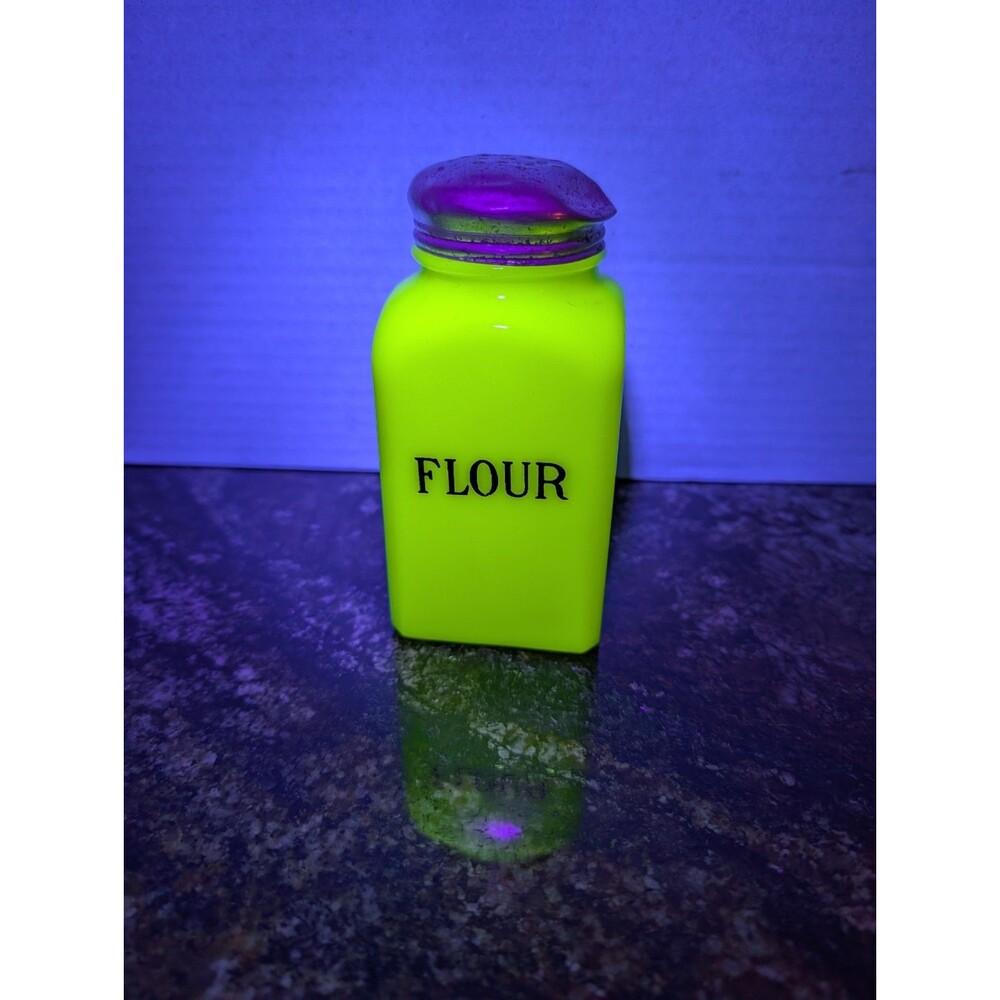 Jeanette Jadeite Flour Shaker Uranium Glass Square MCM Glows